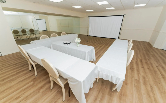 Boardwalk Inn and Suites