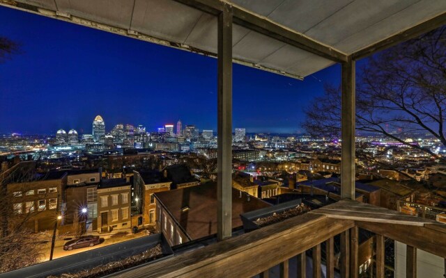 Cincinnati Home, Patio w/ Downtown Views!