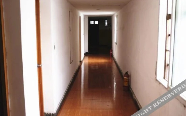 Yunlongge Express Hotel