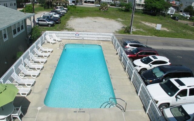 Beach House Inn and Suites