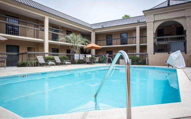 Clarion Inn & Suites