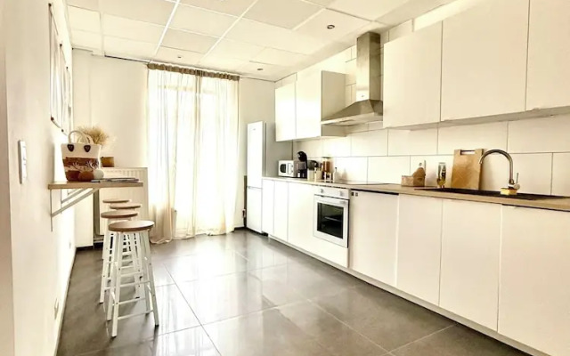 Spacious duplex in the center