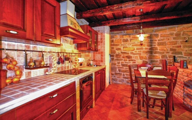 Stunning Home in Smarje With Wifi and 2 Bedrooms