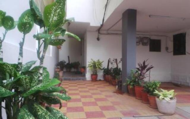 Cosy Banjara Service Apartments & Guest Houses