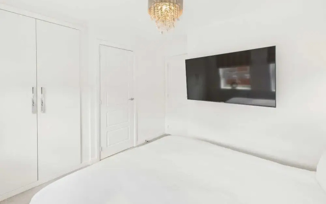 Host Stay Orient House
