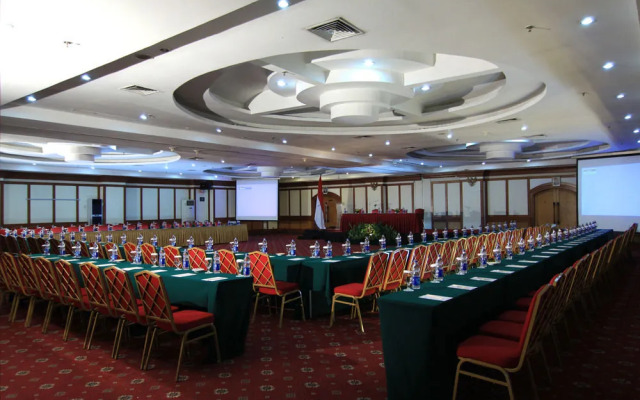 Ibis Mangga Dua & Apartments