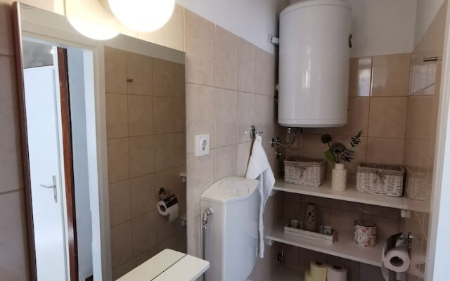 Authentic apt in Stone House, at the top Location