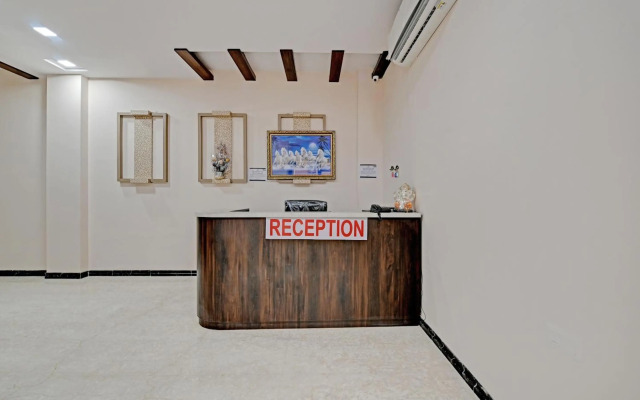 OYO 79424 The Castle Home Stay Inn