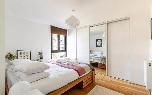 Bright Flat For 2 in Dartmouth Park