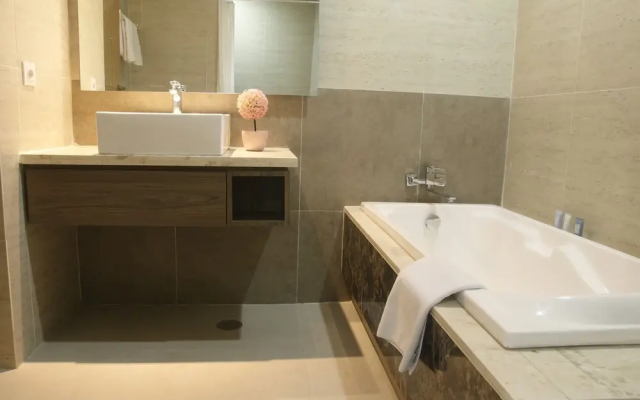 Graha Makara Suite Hotel & Residence