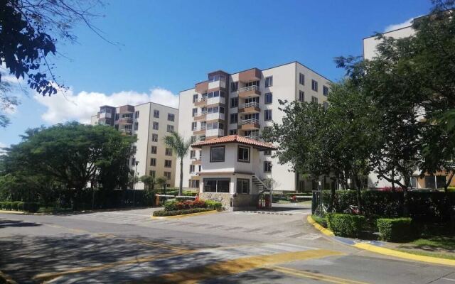 Apartment by airport on way to beach