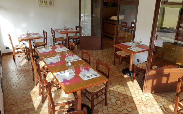 Le 2 by HOTEL AKENA LA FERTE BERNARD