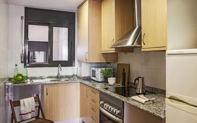 AinB Eixample-Entenza Apartments