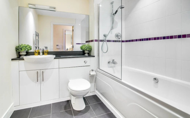 Luxury Two Bed Apartment With Roof Terrace