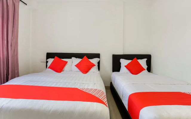 Super OYO 89495 Rich Hotel