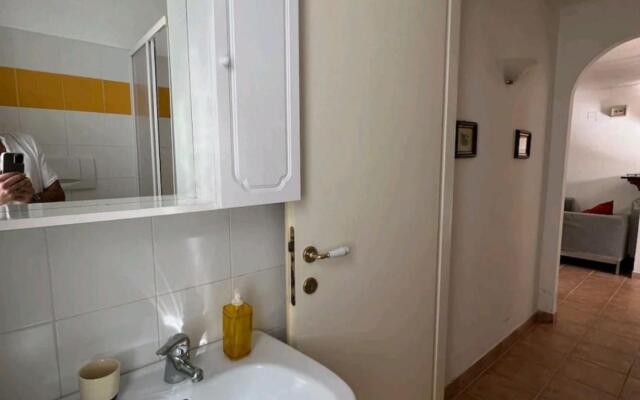 Pretty little house with independent entrance-Casa Marina