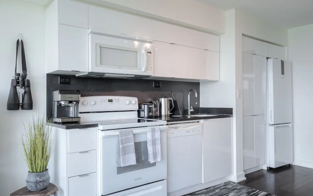 Luxury Waterfront City Place Condo