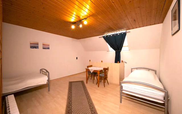 Well -kept apartment in Juechen on a horsefarm