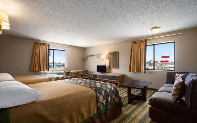 Super 8 by Wyndham Blackwell