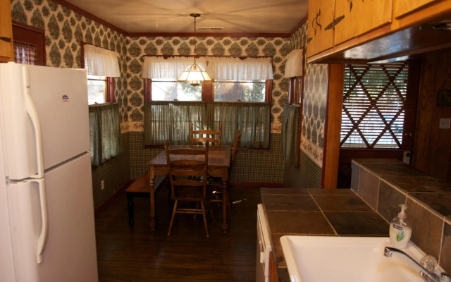 Sleepy Forest Cottages