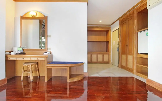Rayong Chalet Hotel and Resort