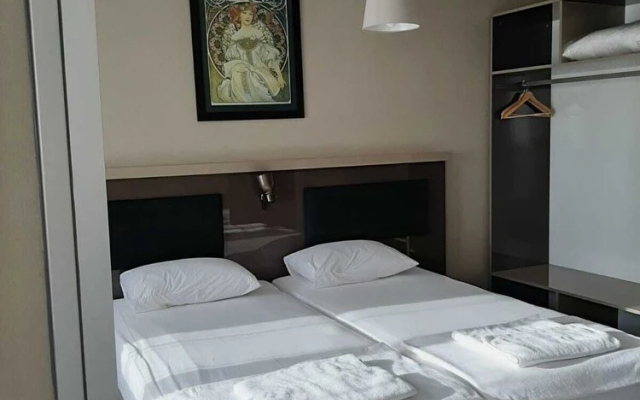 Maidos Hotel & Suites