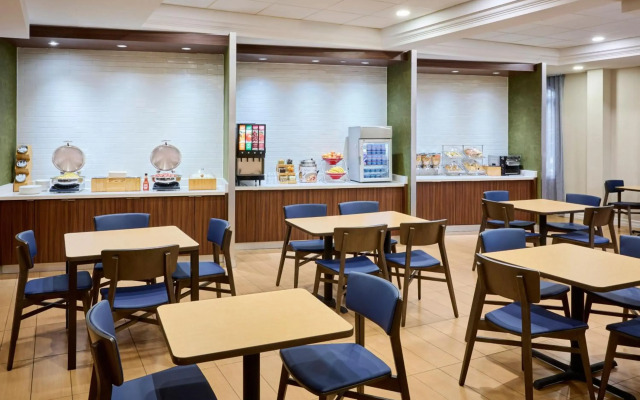 Fairfield Inn & Suites by Marriott Ottawa Kanata