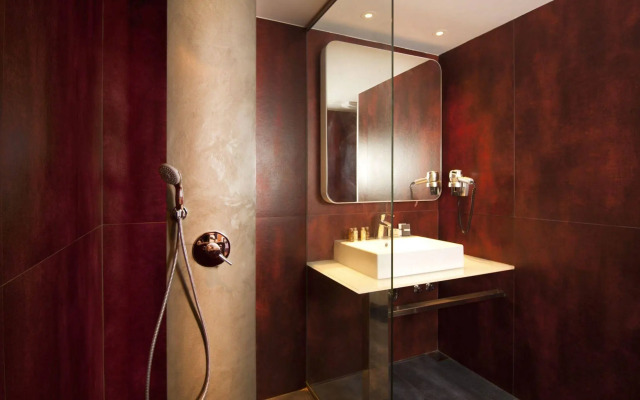 Essence Hotel