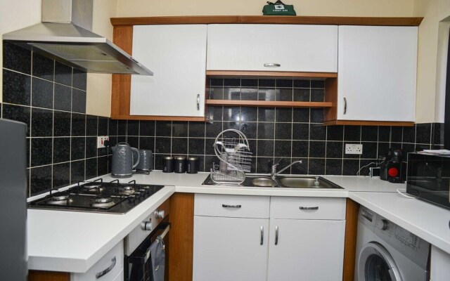 London's Calling U! A Lovely 2 Bedhome Sleeps 1-5!