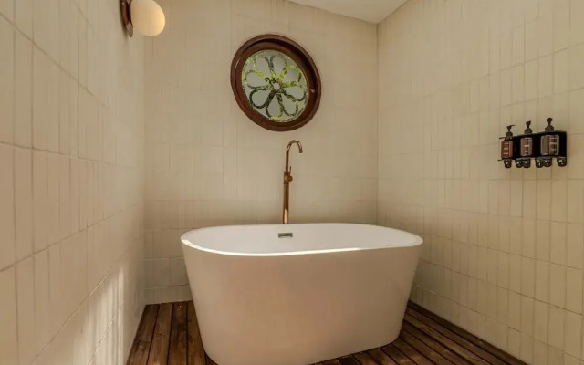w Incredible 5BR House w Jacuzzi in El Poblado