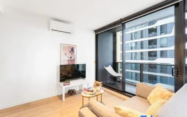 Prime CBD Living  Modern 1BR Steps from Everything