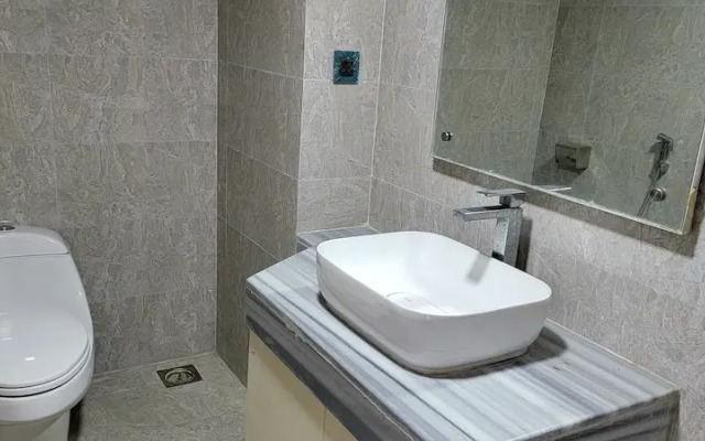 Luxurious 3-bhk Highly Secured & Close to Airport