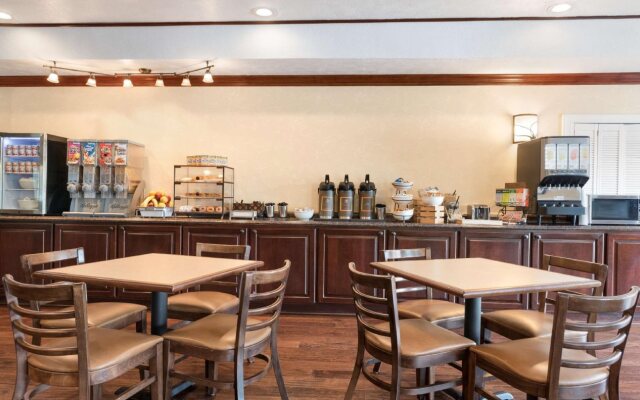 Country Inn & Suites by Radisson, Savannah Gateway, GA