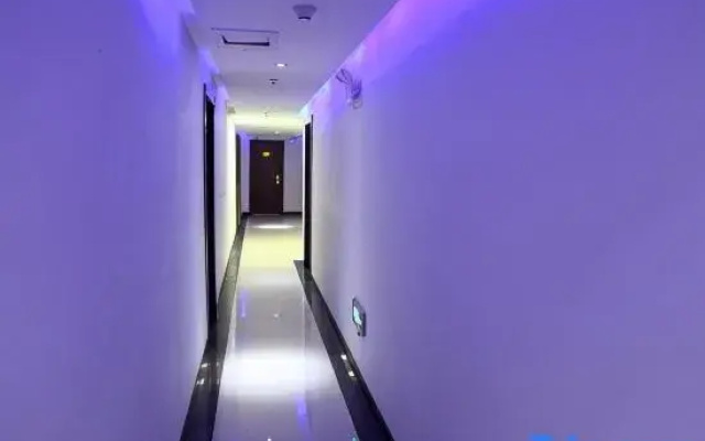 Xindongfang Express Hotel (Lvliang Longfeng Street)