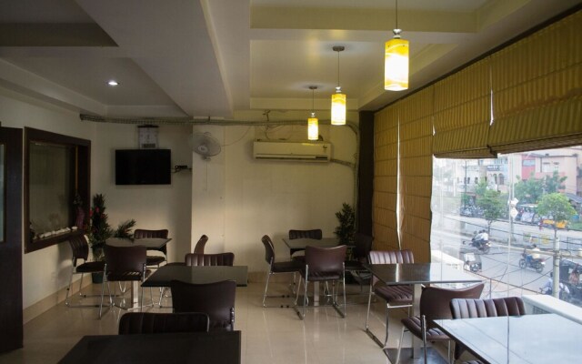 OYO Rooms Link Road
