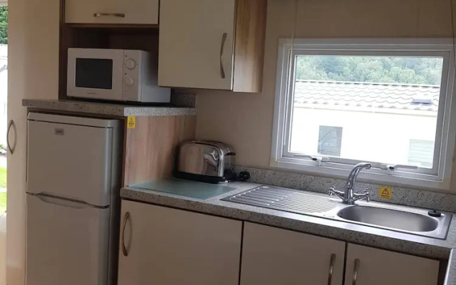 2br-pool-garden-parking-wifi-sleeps6