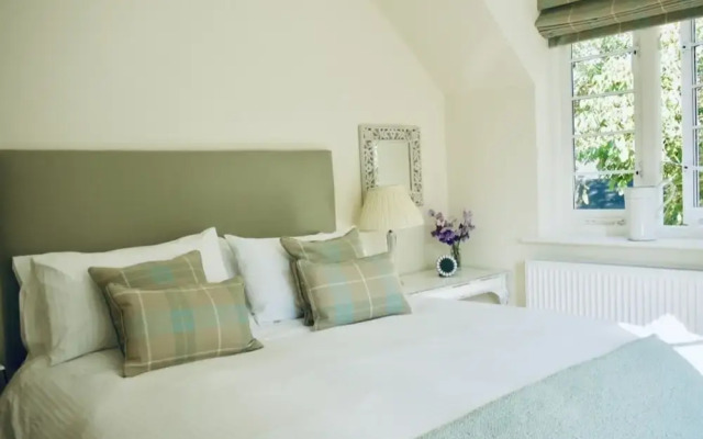 Stracey Cottage