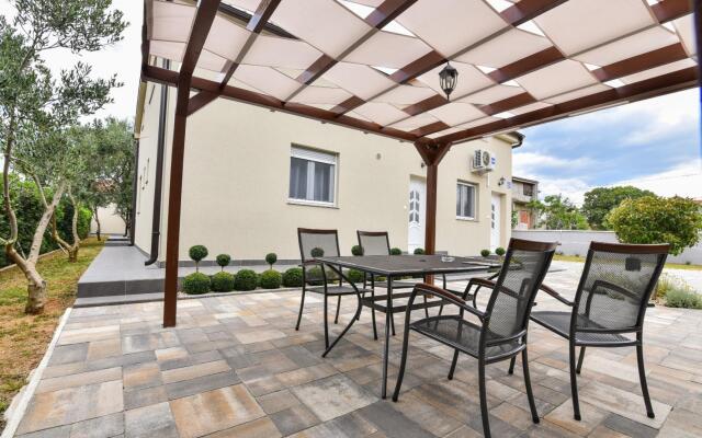 Gordana Mar - With Pool - A1