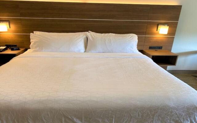 HOLIDAY INN EXPRESS & SUITES REIDSVILLE by IHG