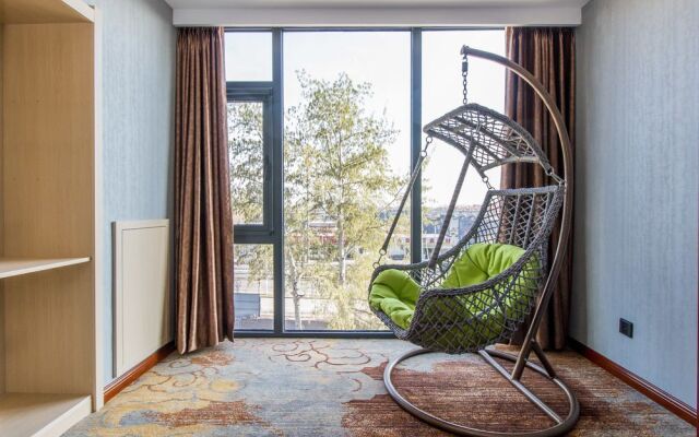 Ease Cloud Hotel