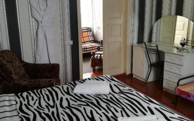 Nikoloz Guesthouse