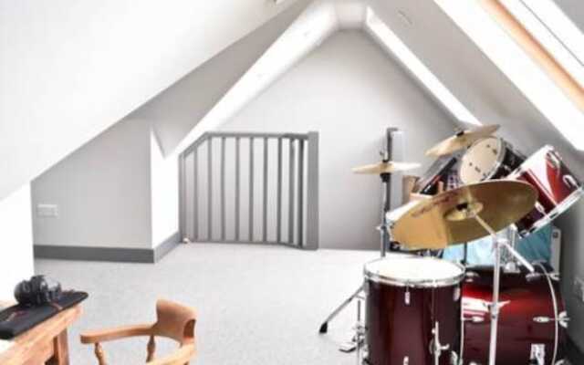Huge 5 Bedroom House in Hove