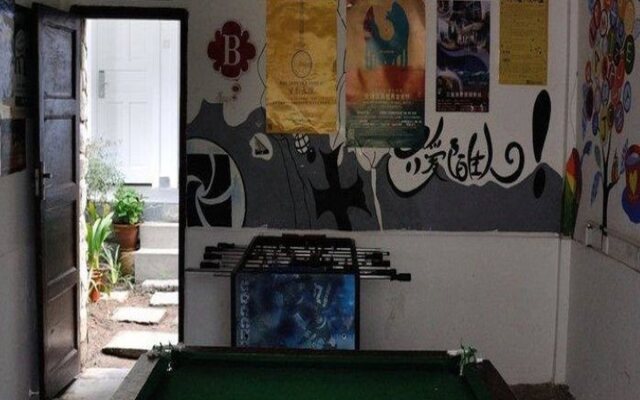 Four Seasons Youth Hostel