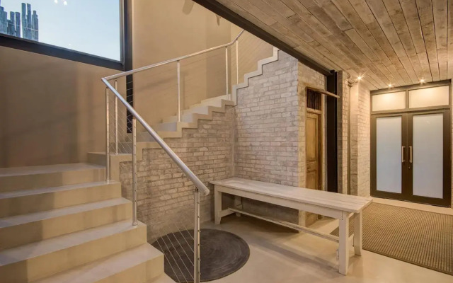 The House Quarters