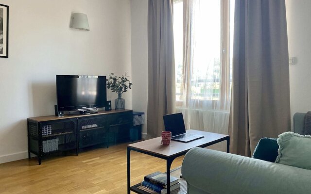 Family/modern 4 People With Netflix -15 min Walk From Center