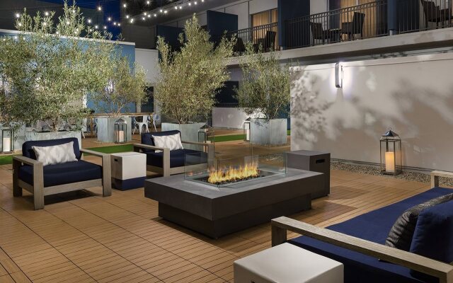 Luxe Rodeo Drive Hotel