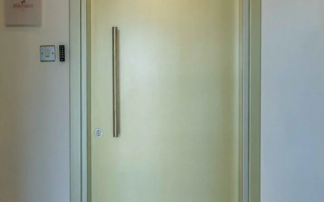 Chic City Center Stay With Stunning View
