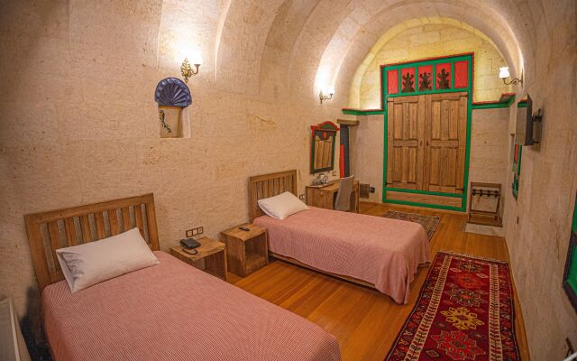 Pietra Cave Suites