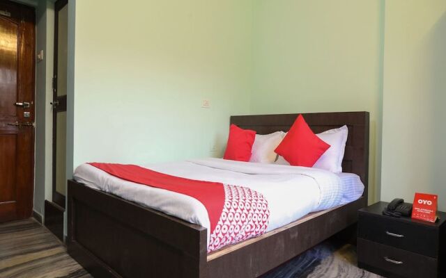 OYO 13809 Hotel Siddhant