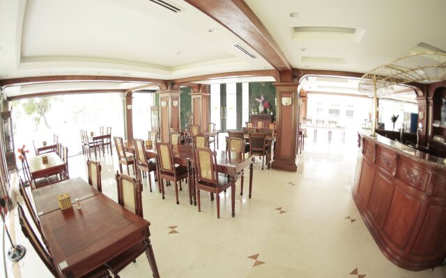 Lucky Hotel - Phu My Hung